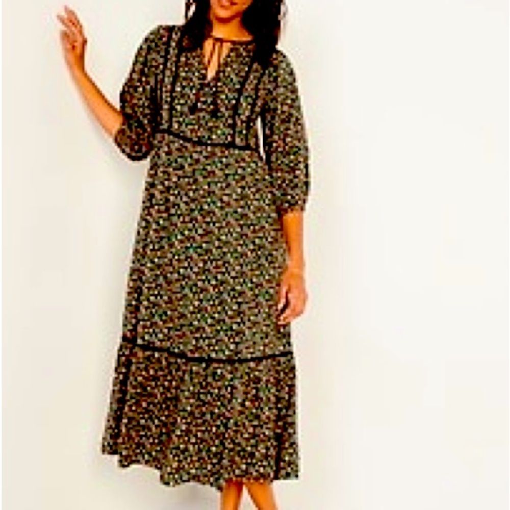 Old Navy Women’s size L 3/4 puff sleeve tiered Maxi Swing Dress Floral. Tie-neck